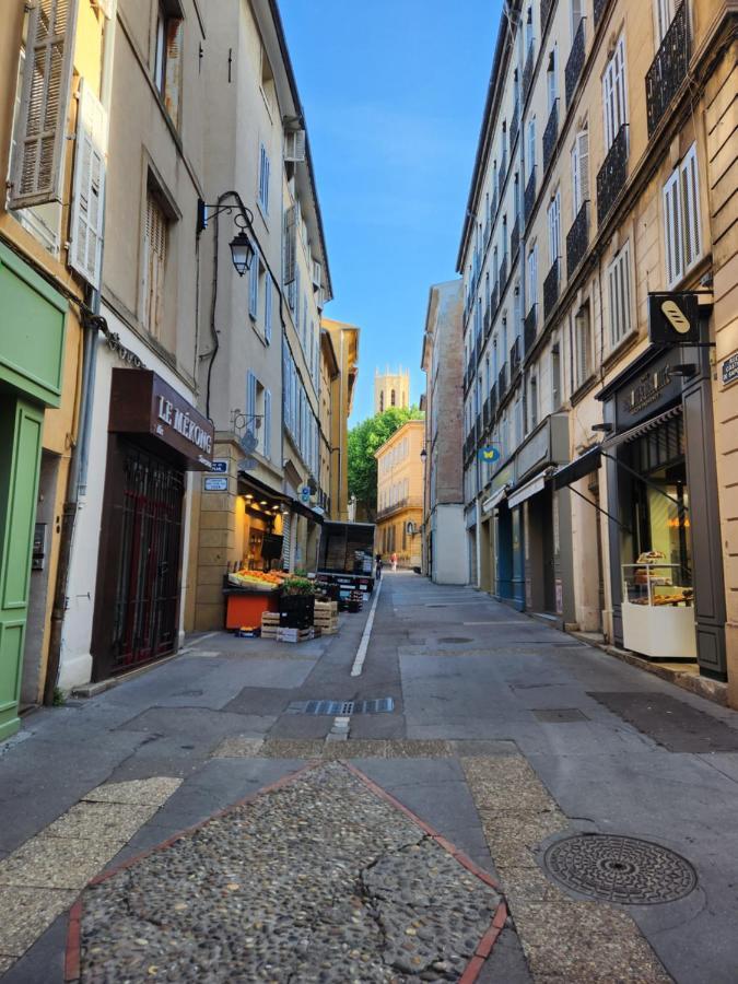 Le Beffroi De Gaston Climatise Lägenhet Aix-en-Provence Exteriör bild
